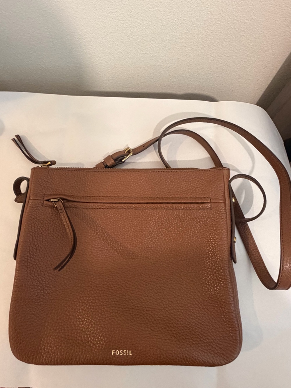 Fossil leather pebble brown cross body bag.
